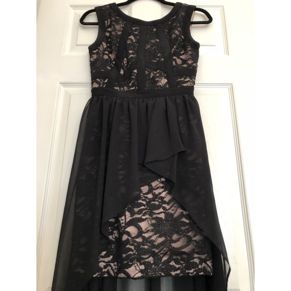 Morgan & Co. Black Lace Chiffon-Overlay Dress - Picture 5 of 8